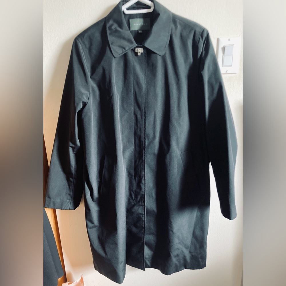 MANTLES - Light Overcoat/Raincoat - Size: Medium - New Condition!